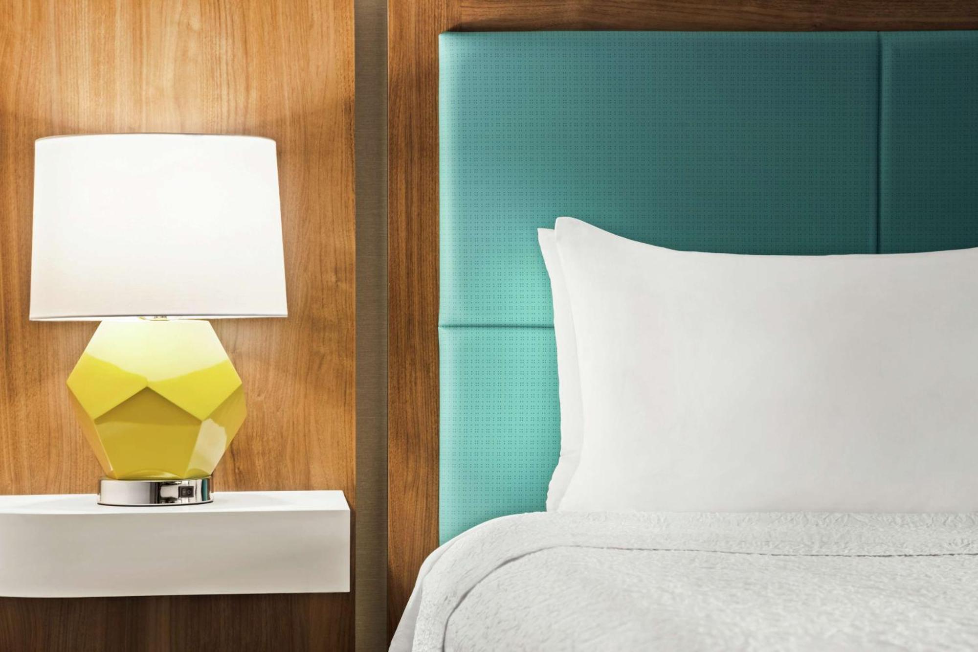 Hotel Hampton Airport