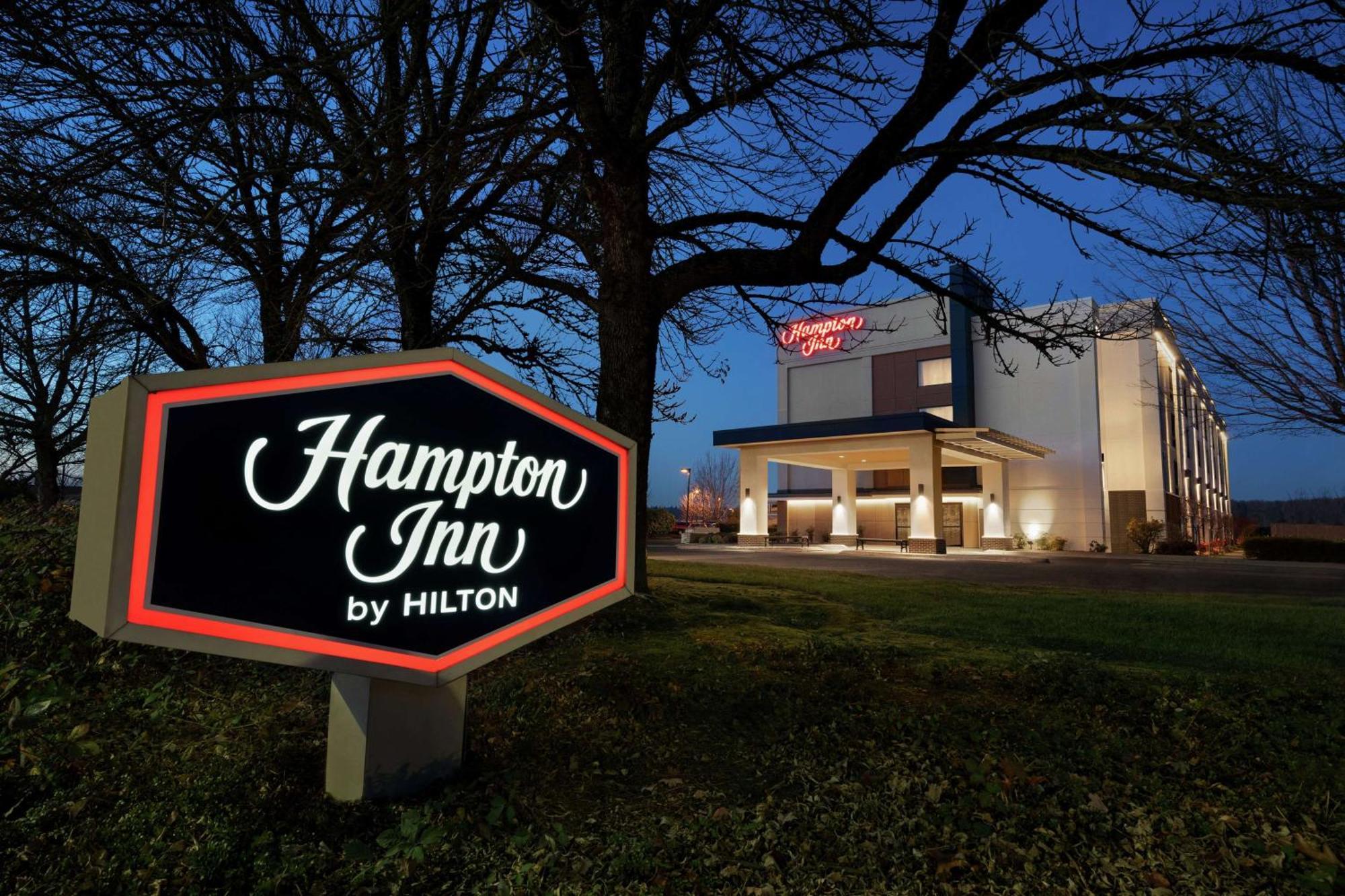Hampton Airport 3*