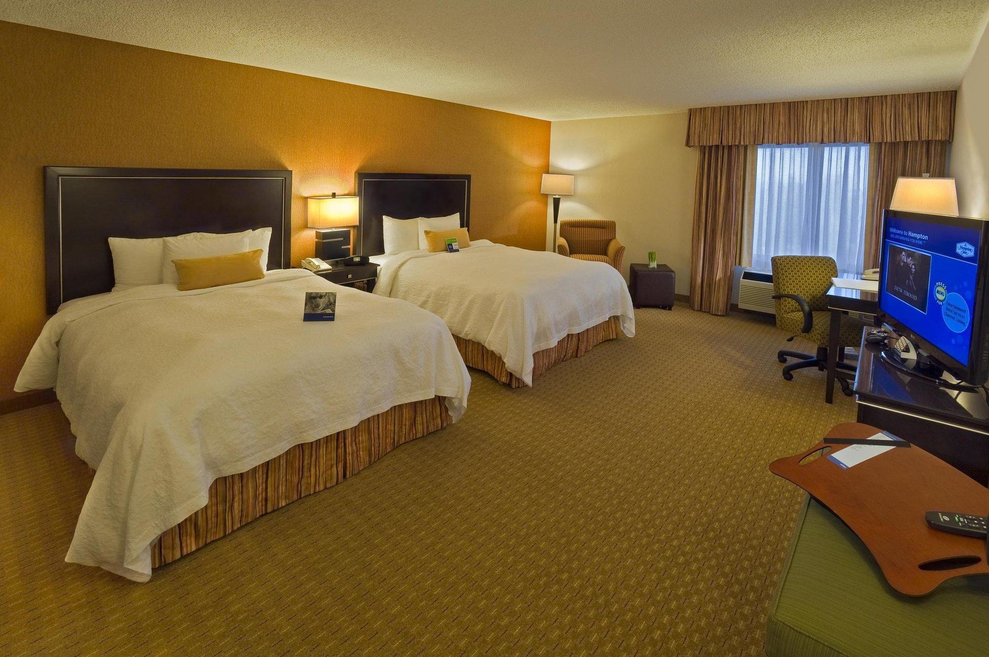 Hotel Hampton Airport 3*