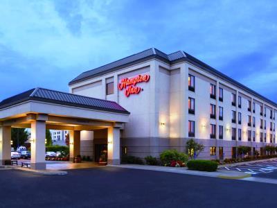 Hampton Airport Hotel