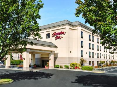 Hampton Airport 3*