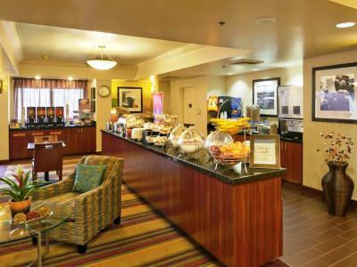 Hotel Hampton Airport