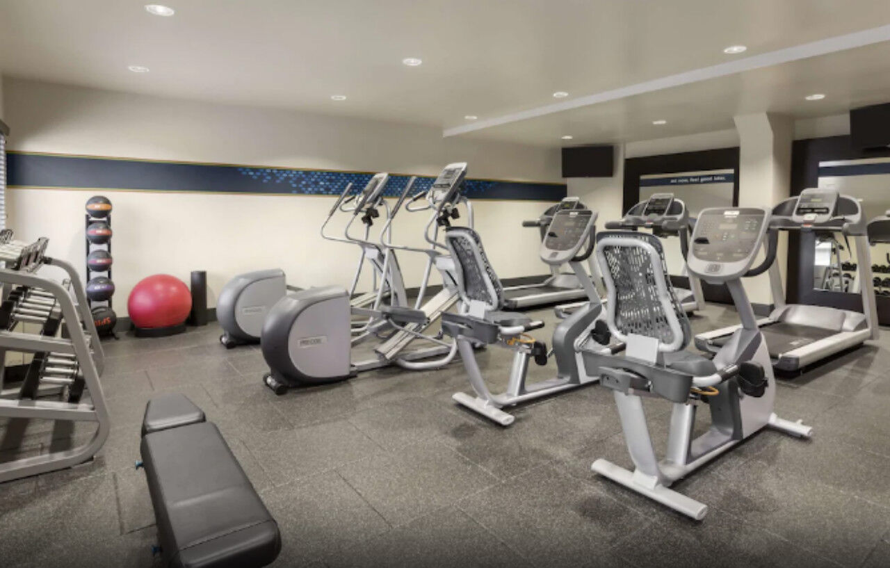 Hampton Airport Hotel
